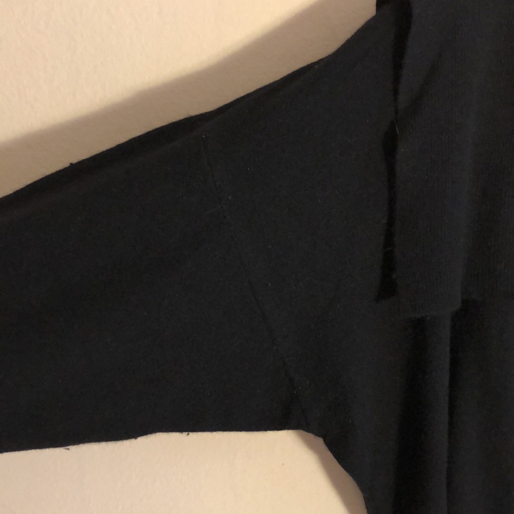 Sweater. - Picture 3 of 5